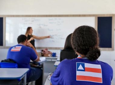 Programa de monitoria estudantil na rede estadual é sancionado pelo governo baiano 