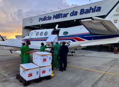 Nova remessa de vacinas contra a Covid-19 chega à Bahia na madrugada desta quarta