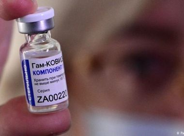 Rui anuncia que Bahia irá assinar contrato de compra de 6 mi de doses da Sputinik V