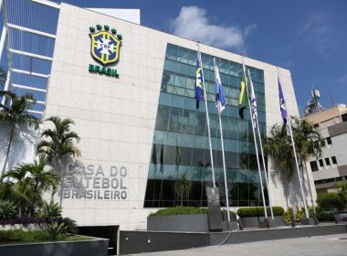 Futebol movimenta cerca de 2 mil pessoas em momento crítico da pandemia no brasil