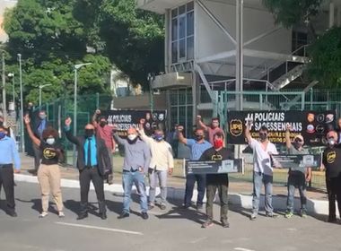 Policiais federais fazem protesto em frente à superintendência da PF contra PEC’s de Bolsonaro