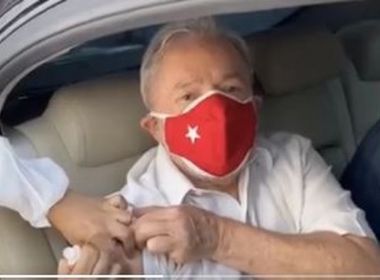 Ex-presidente Lula recebe 2ª dose da vacina contra Covid