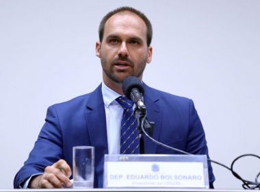 Eduardo Bolsonaro rejeita ditadura após sugerir novo AI-5: 'O poder já está em nossas mãos'