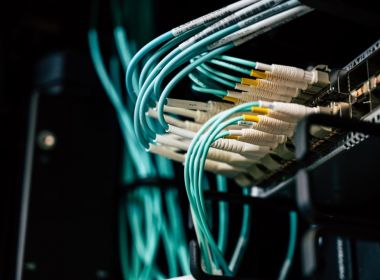 Uso de internet na modalidade fibra óptica cresce 17% em um ano na Bahia