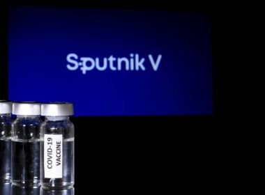 Lewandowski manda Anvisa decidir até o fim do mês sobre importação de doses da Sputnik V