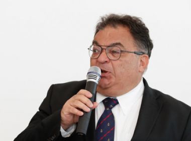 Chefe da Secom, almirante Flávio Rocha anuncia a ministros que deixará o cargo 