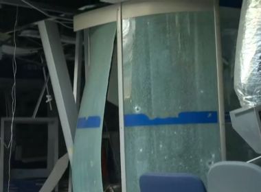Rodoviários são feitos reféns em explosão a agência bancária no Pau da Lima