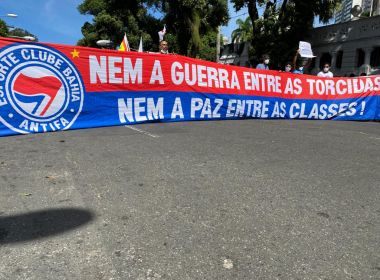 Torcedores do Bahia vão a protesto contra desigualdade na sociedade e no futebol