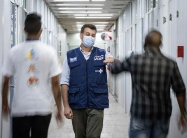 'Vamos voltar a aglomerar e abraçar em outubro', diz secretário de Saúde do RJ