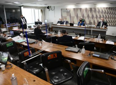 CPI ouve representante que denunciou corrupção na compra de vacinas