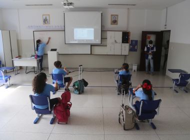 Prefeitura de Salvador e APLB fecham acordo para volta dos professores às escolas