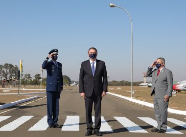 Em meio a declarações golpistas, militares farão desfile de blindados por Brasília