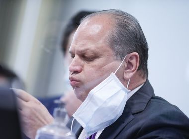 Barros irrita senadores, Aziz encerra sessão e diz que líder volta à CPI como convocado