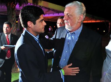 Em encontro no elevador, Neto teria garantido a Wagner que não vai apoiar Bolsonaro