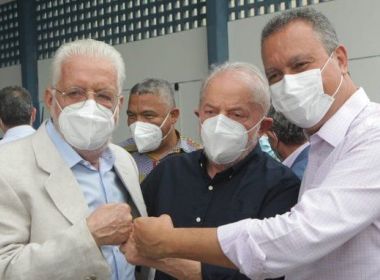 Lula desembarca em Salvador e é recebido por Rui Costa e Jaques Wagner
