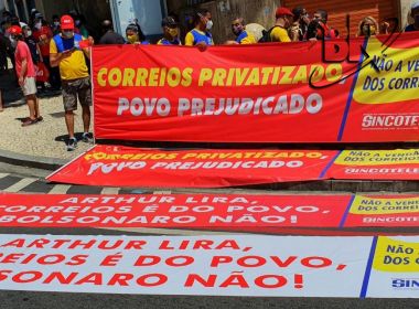 Trabalhadores protestam contra privatização dos Correios durante Grito dos Excluídos