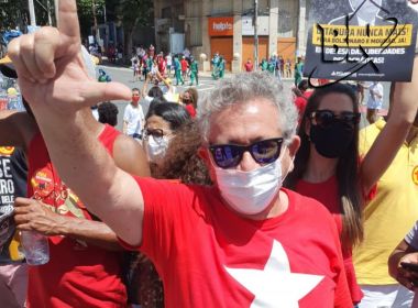  Caetano diz que esquerda vai às ruas para 'tirar louco da Presidência'