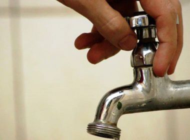 Vazamento em adutora reduz oferta de água em Salvador; veja os bairros afetados