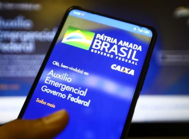 Governo estuda extensão do auxílio emergencial para boa parte de 2022, diz jornal
