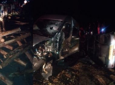 Acidente entre caminhão, ônibus e van deixa ao menos 12 mortos no sul da Bahia