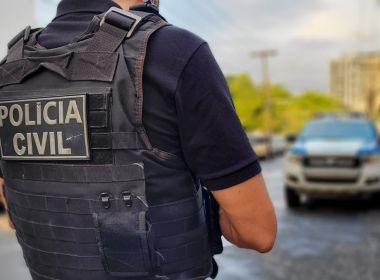 Polícia cumpre mandados de busca e apreensão contra ex-funcionários do Detran-BA