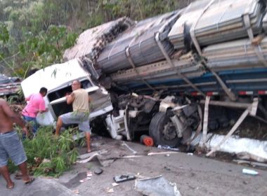 Vídeo: Carreta perde freio, causa acidente entre 10 veículos em Pedra do Cavalo