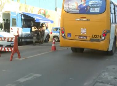 Após madrugada violenta, ônibus voltam a circular no bairro de Valéria, em Salvador