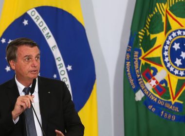 Bolsonaro sanciona volta da propaganda partidária e veta compensação a emissoras