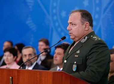 Pazuello vai para a reserva do Exército ainda este mês, diz jornal