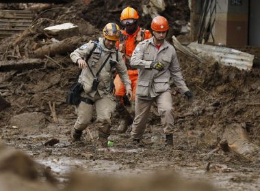  Sobe para 178 número de mortos após chuvas na região de Petrópolis 
