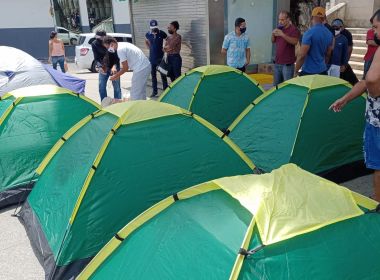 Guardas Municipais iniciam acampamento em frente da Câmara Municipal de Salvador