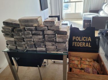 Polícia Federal cumpre mandados contra o tráfico de drogas no Porto de Salvador