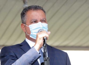VÍDEO: Rui Costa assina decreto que dispensa uso de máscaras em ambientes abertos