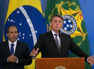 Bolsonaro sobre compra de ônibus pelo MEC: 'Quem descobriu fomos nós'