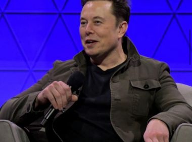 Dono da Tesla, Elon Musk compra Twitter por US$ 44 bilhões 