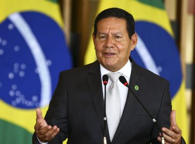 Militares apresentam projeto de poder até 2035 com fim da gratuidade no SUS