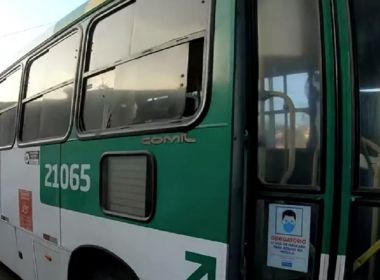Criminosos ameaçam motorista de ônibus por modelo de celular em Salvador
