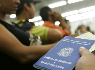 Brasil criou 196 mil vagas de emprego formal em abril, segundo Caged