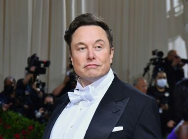 Twitter: Bilionário Musk desiste de comprar rede social