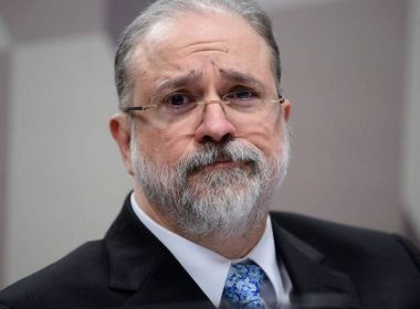 PSOL prepara pedido de impeachment de Augusto Aras