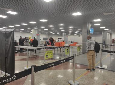 Anvisa decide desobrigar uso de máscaras em voos e aeroportos