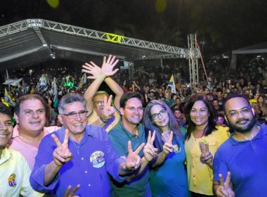 Comício de João Roma com Jânio Natal reúne milhares de pessoas em Porto Seguro