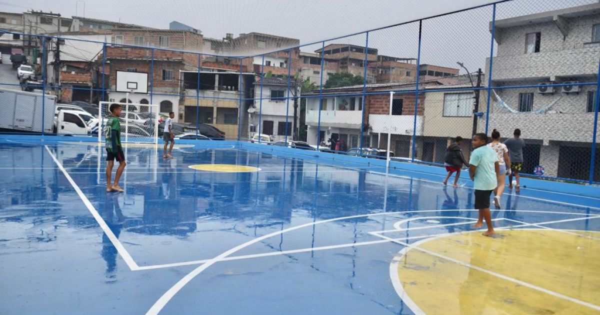 Cajazeiras XI ganha nova praça e quadra poliesportiva - Bahia Notícias