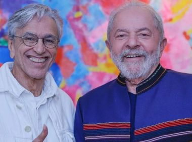 Caetano Veloso anuncia voto para presidente após sabatina: 'Chorei vendo Lula no JN'