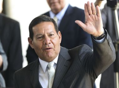 Mourão e Lira viajam para o exterior para não assumir presidência interinamente