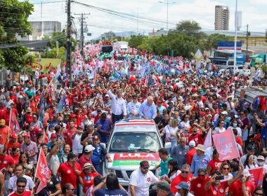 Jerônimo é recebido por multidão em Paulo Afonso e se compromete com saúde na região