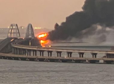 Incêndio destrói parte de única ponte entre Rússia e Crimeia