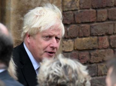 Aliado diz que Boris Johnson tem apoio suficiente para voltar a ser premiê