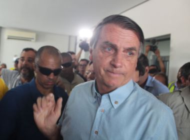 Bolsonaro chega no aeroporto de Guanambi para cumprir agenda na Bahia