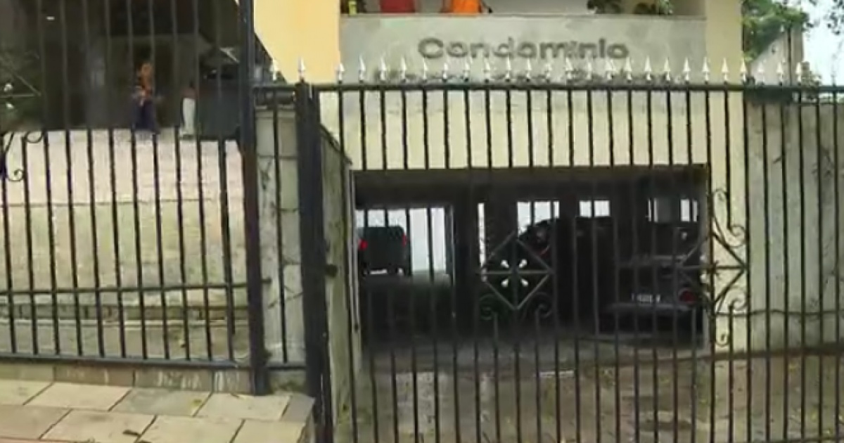 Incêndio atinge prédio no Rio Vermelho, em Salvador
